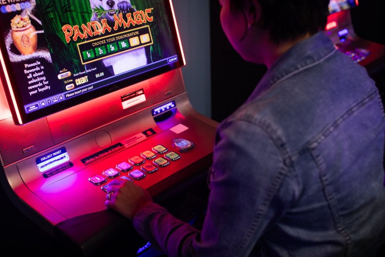 Tasmania moves closer to cashless gaming