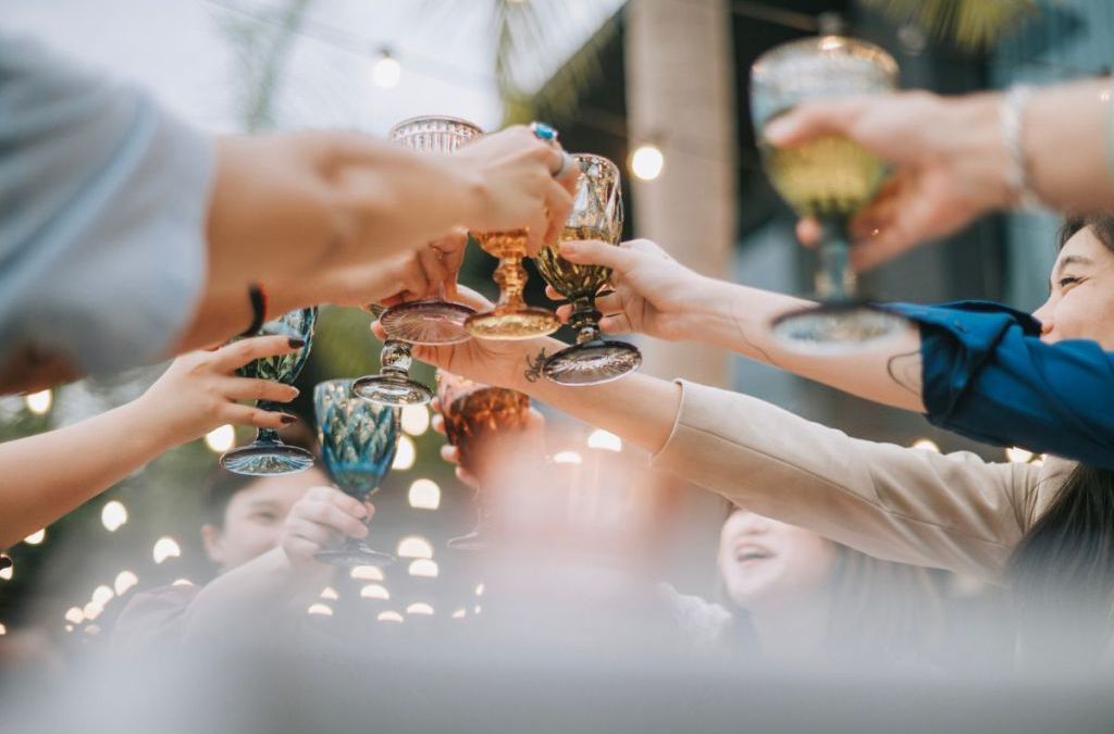 Young Kiwis Say Cheers to Change: Hazardous Drinking Drops by 13% Over 5 Years